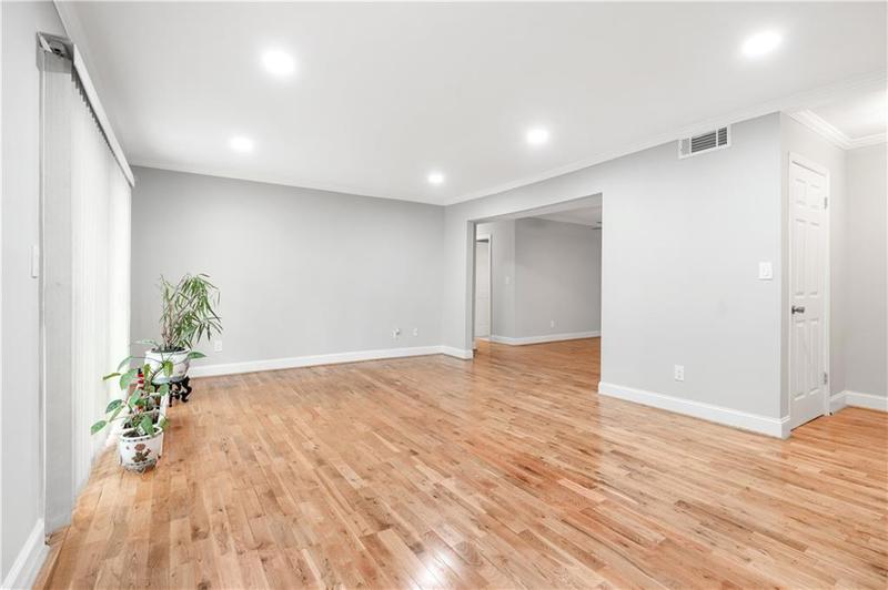 Image for property 6851 Roswell Road F32, Sandy Springs, GA 30328