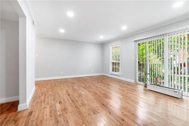 Image for property 6851 Roswell Road F32, Sandy Springs, GA 30328