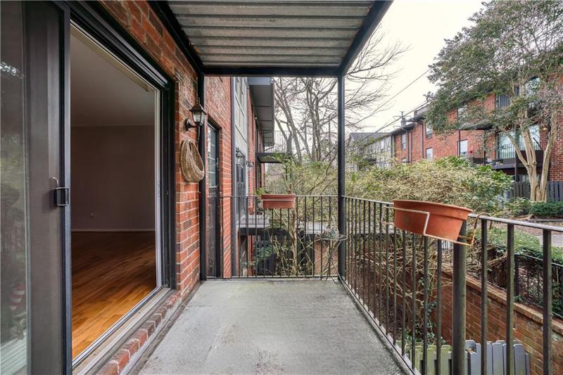 Image for property 6851 Roswell Road F32, Sandy Springs, GA 30328