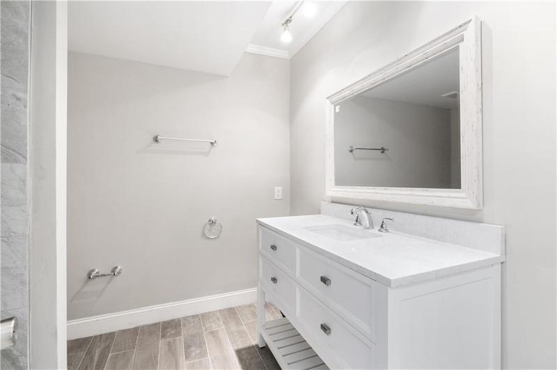 Image for property 6851 Roswell Road F32, Sandy Springs, GA 30328