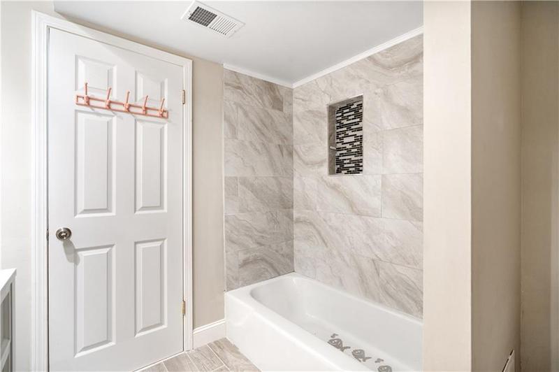 Image for property 6851 Roswell Road F32, Sandy Springs, GA 30328