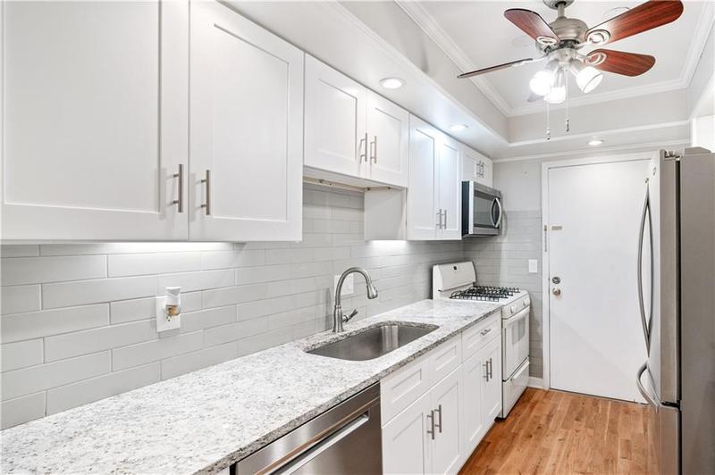 Image for property 6851 Roswell Road F32, Sandy Springs, GA 30328