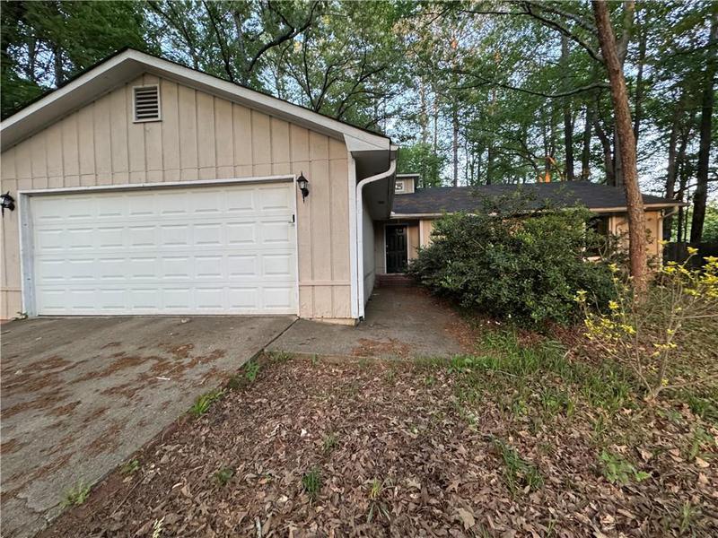 Image for property 655 Raven Court, Jonesboro, GA 30238