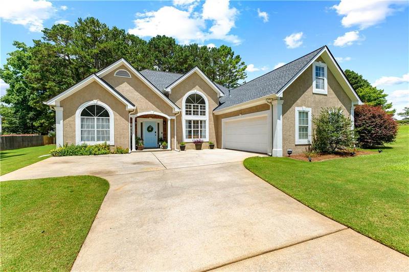 Image for property 215 Fieldstone Way, Newnan, GA 30265