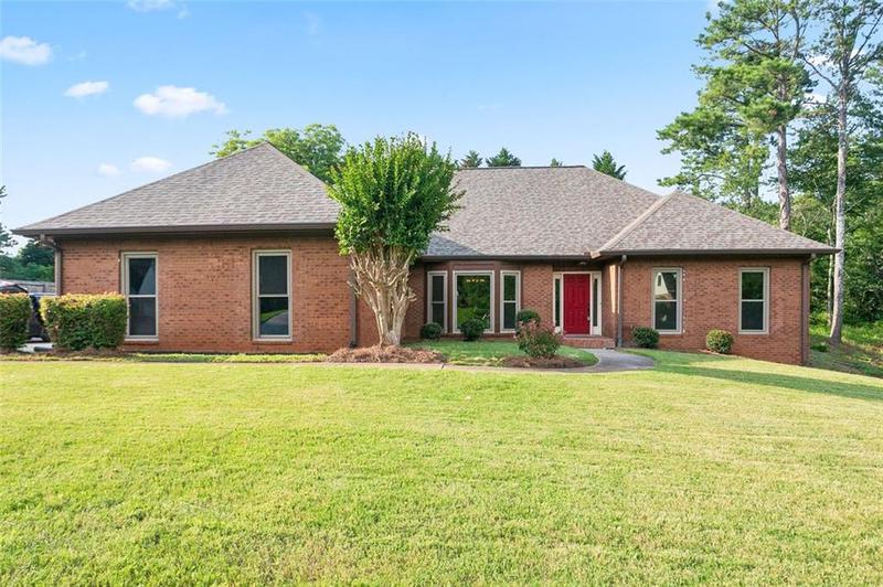 Image for property 300 SADDLE CREEK Lane, Roswell, GA 30076