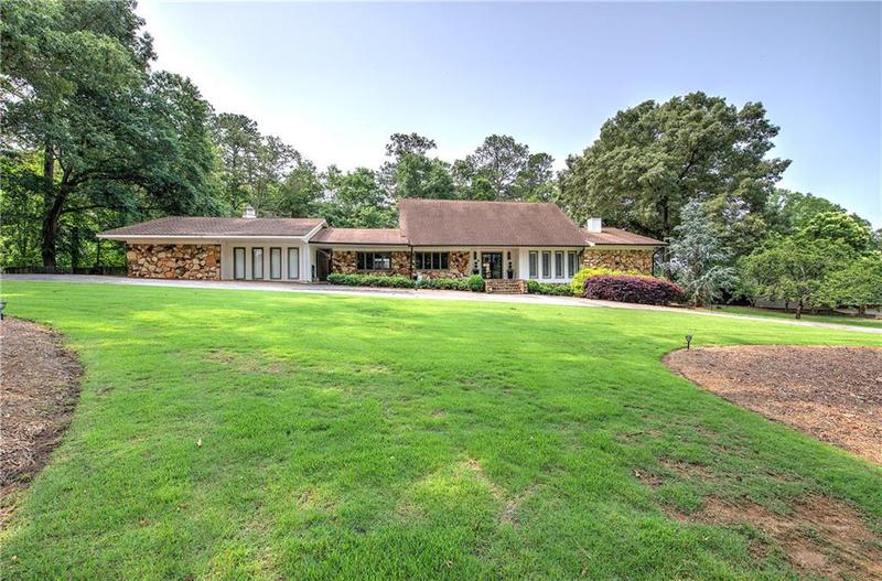 Image for property 10 Woodland Drive, Cartersville, GA 30120
