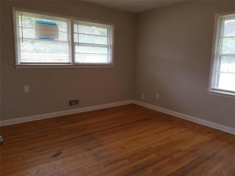 Image for property 3376 Irish Lane, Decatur, GA 30032