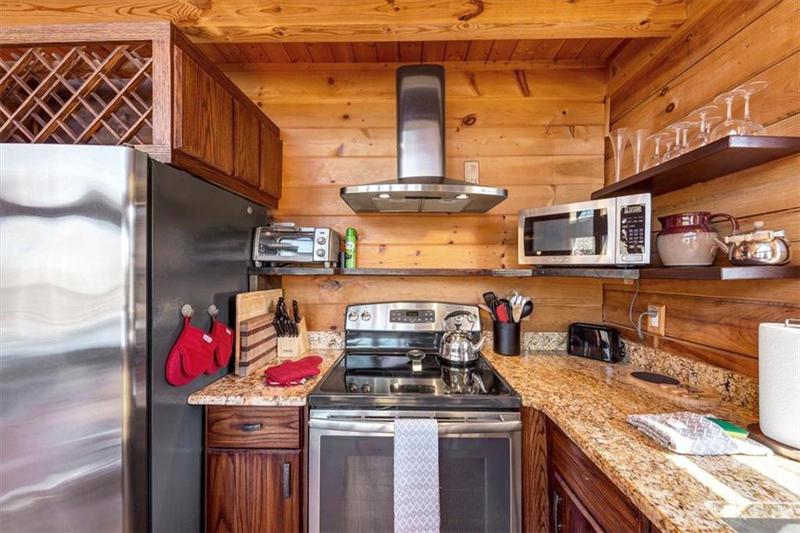 Image for property 2025 QUAIL COVE Drive, Jasper, GA 30143