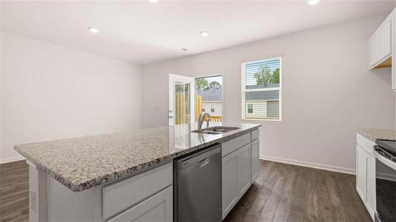 Image for property 999 Cades Walk, Lawrenceville, GA 30045