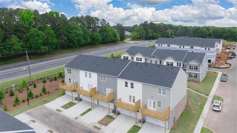 Image for property 999 Cades Walk, Lawrenceville, GA 30045
