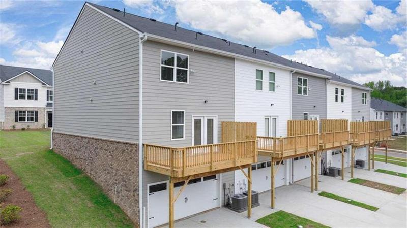 Image for property 999 Cades Walk, Lawrenceville, GA 30045