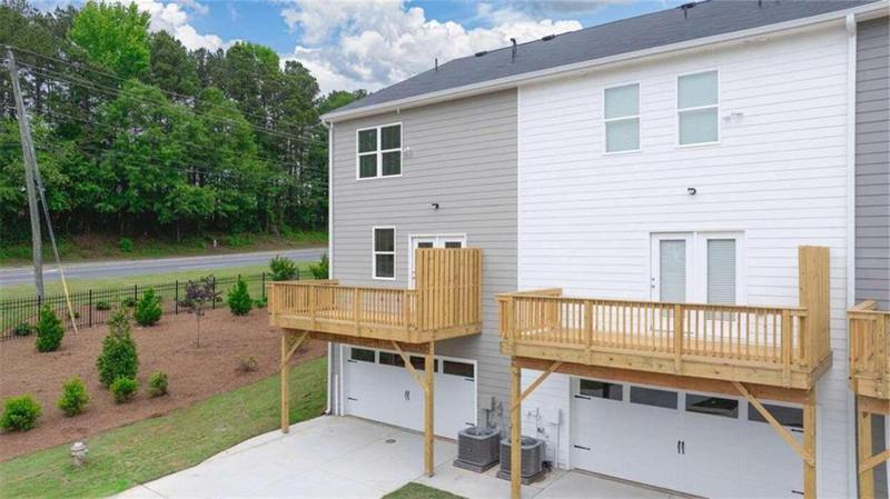 Image for property 999 Cades Walk, Lawrenceville, GA 30045