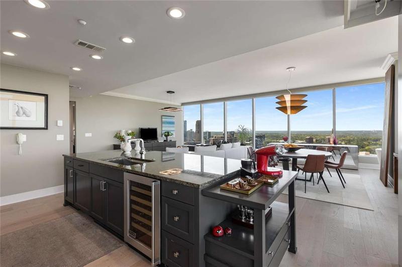 Image for property 3630 Peachtree Road 3207, Atlanta, GA 30326