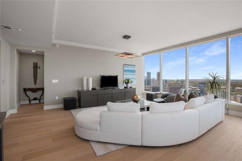 Image for property 3630 Peachtree Road 3207, Atlanta, GA 30326