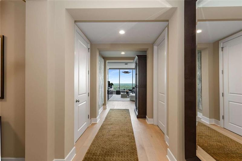 Image for property 3630 Peachtree Road 3207, Atlanta, GA 30326