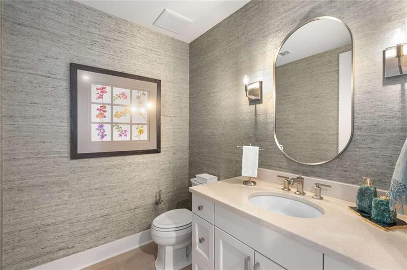 Image for property 3630 Peachtree Road 3207, Atlanta, GA 30326