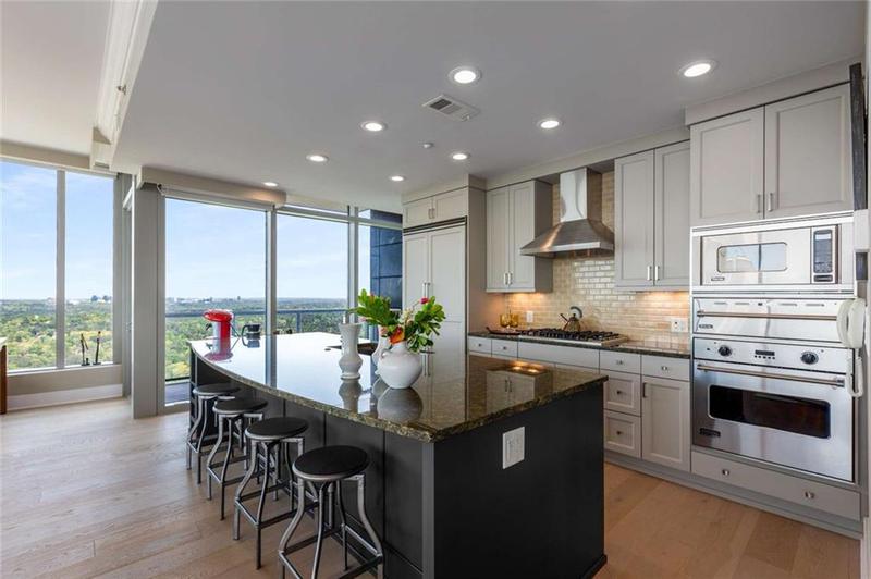 Image for property 3630 Peachtree Road 3207, Atlanta, GA 30326