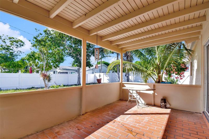 Image for property 204 8th St, Delray Beach, FL 33483