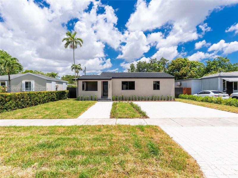 Image for property 233 Lafayette Dr, Miami Springs, FL 33166