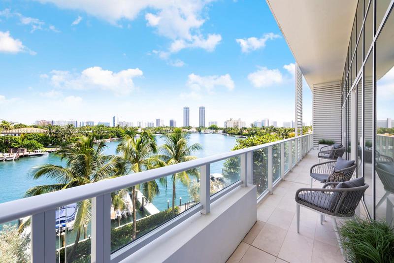 Image for property 4701 Meridian Ave 303, Miami Beach, FL 33140