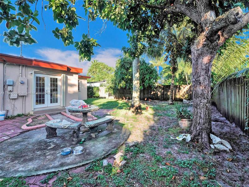 Image for property 740 165th St, Miami, FL 33162