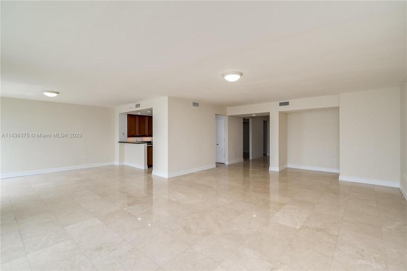 Image for property 20201 Country Club Dr 404, Aventura, FL 33180