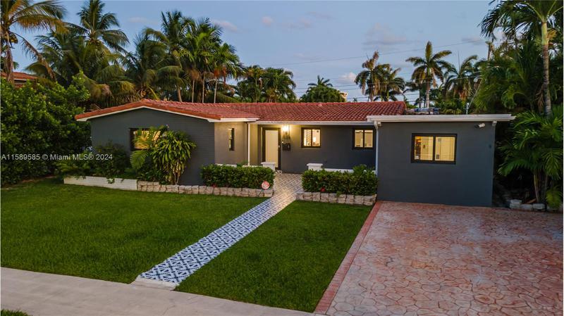 Image for property 1024 4th St, Hallandale Beach, FL 33009