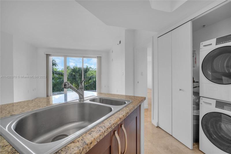 Image for property 19900 Country Club Dr 308, Aventura, FL 33180