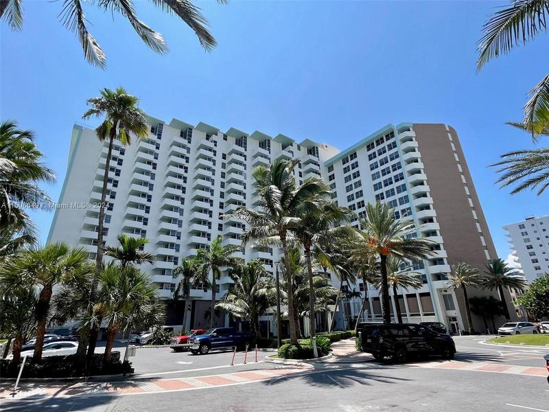 Image for property 2899 Collins Ave 904, Miami Beach, FL 33140