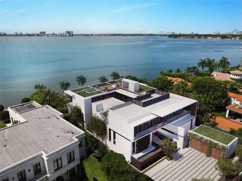 Image for property 4736 Bay Rd, Miami Beach, FL 33140