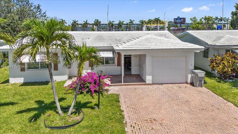 Image for property 2721 4th Ave, Pompano Beach, FL 33064