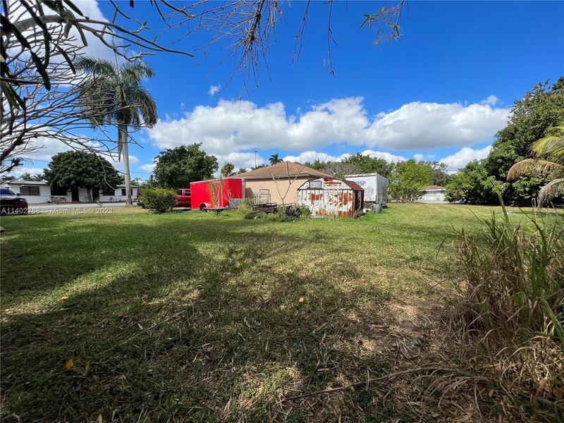 Image for property 145 6th Ave, Florida City, FL 33034