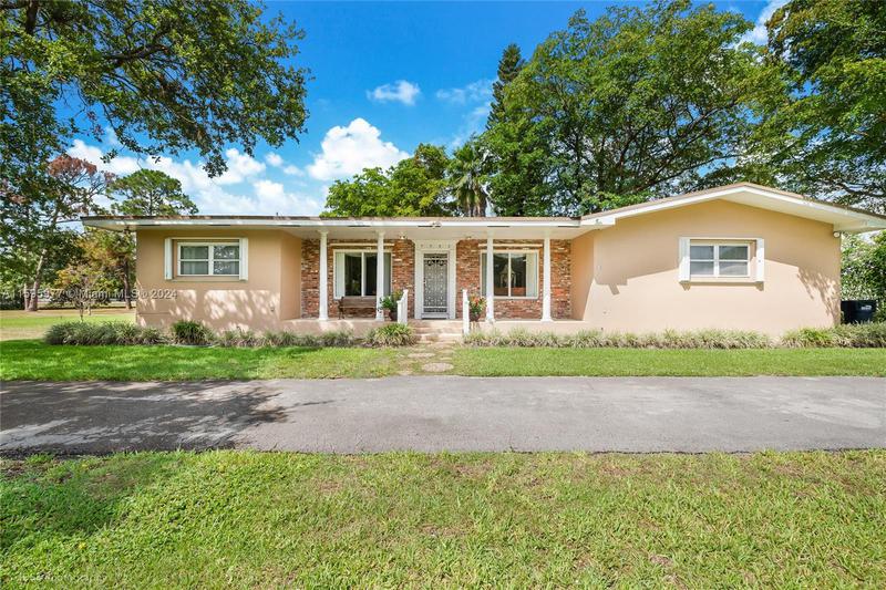 Image for property 9500 112th Ave, Miami, FL 33176