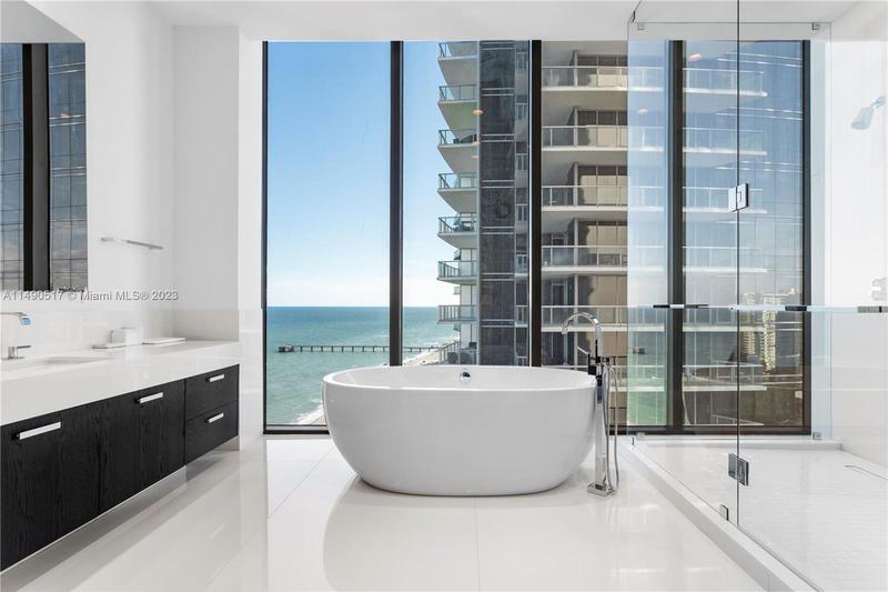 Image for property 17141 Collins Ave 1501, Sunny Isles Beach, FL 33160