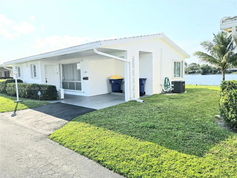 Image for property 2434 Carlyle Ln, Hollywood, FL 33021