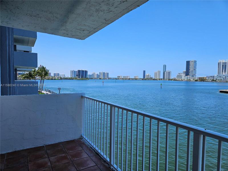 Image for property 4000 170th St 305, North Miami Beach, FL 33160