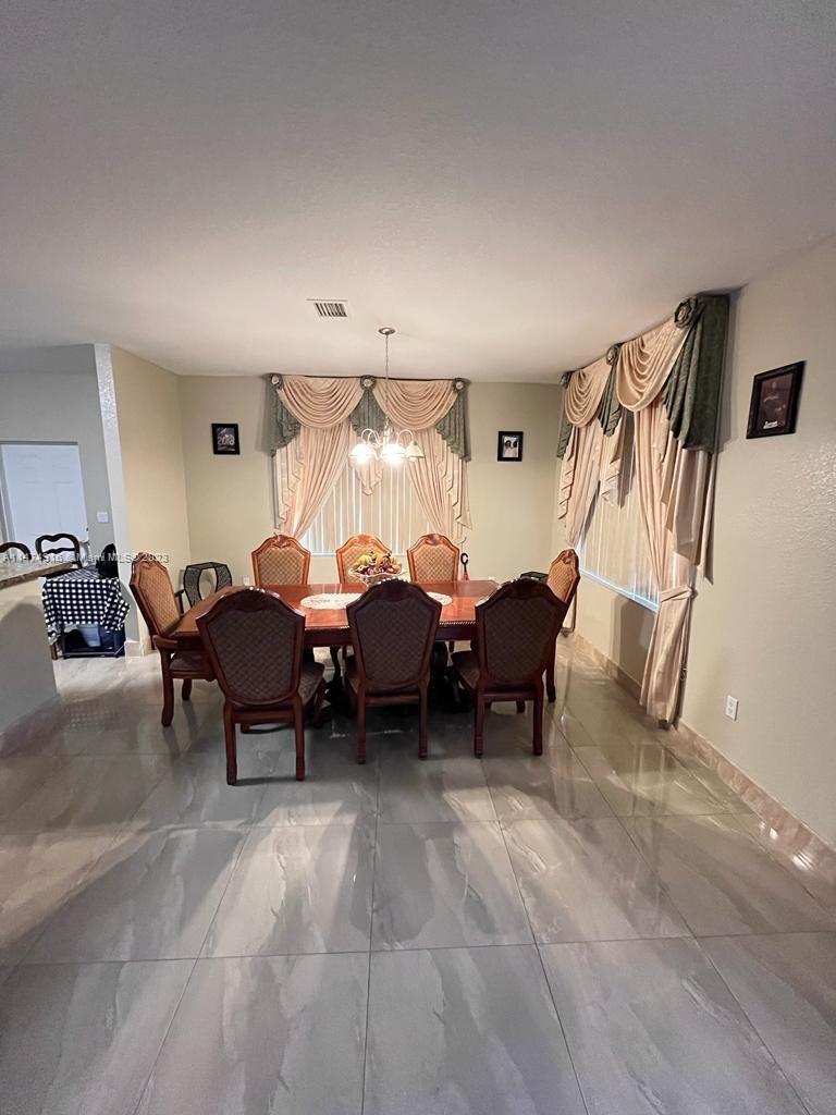 Image for property 828 118th St, Miami, FL 33168
