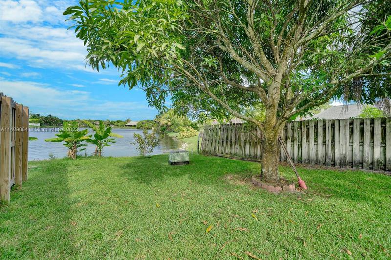 Image for property 5260 74th Ter, Lauderhill, FL 33319