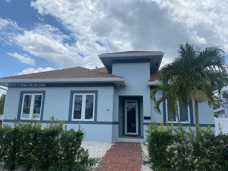 Image for property 207 11th St, Dania Beach, FL 33004