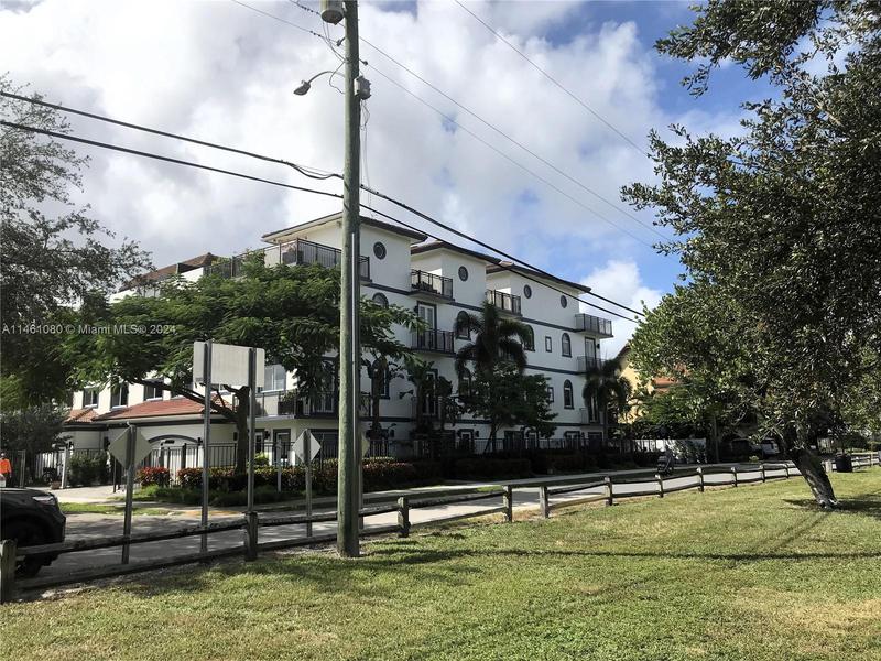 Image for property 645 9th Ave, Fort Lauderdale, FL 33304