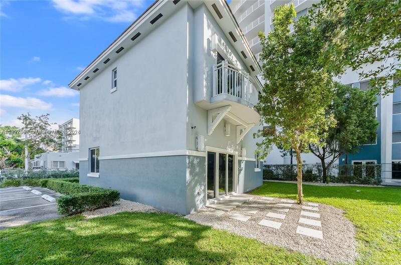 Image for property 2730 26th St 2730, Miami, FL 33133