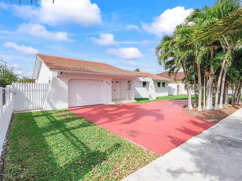 Image for property 220 136th Ave, Miami, FL 33184