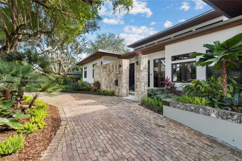 Image for property 1060 Alfonso Ave, Coral Gables, FL 33146