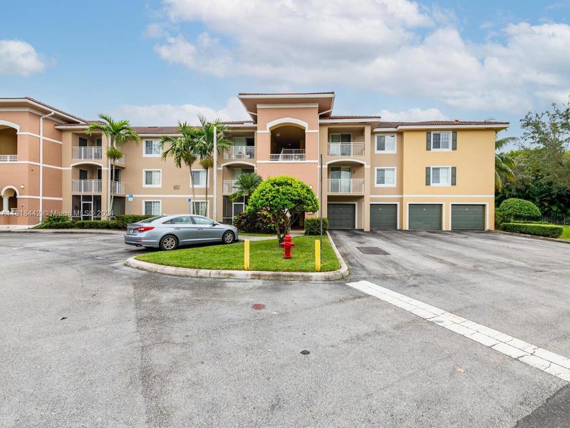Image for property 6492 Emerald Dunes Dr 206, West Palm Beach, FL 33411