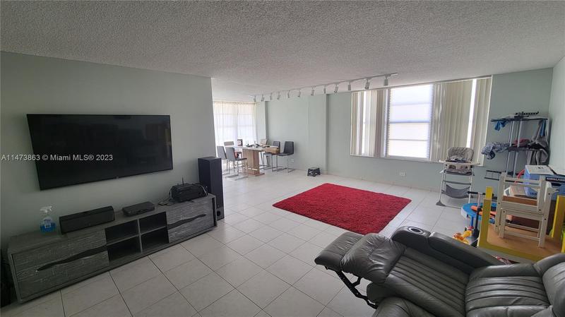 Image for property 231 174th St 304, Sunny Isles Beach, FL 33160