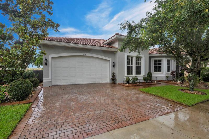 Image for property 5038 183rd Ave, Miramar, FL 33029