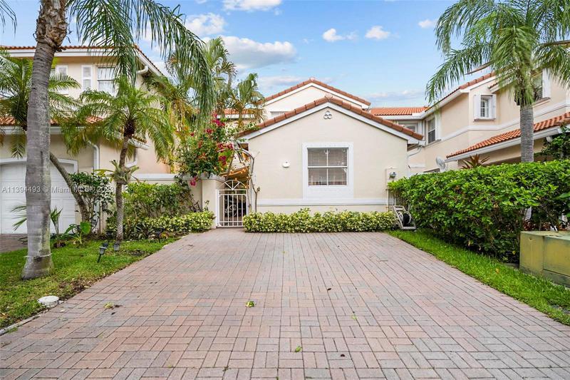 Image for property 1640 Weeping Willow Way 1640, Hollywood, FL 33019