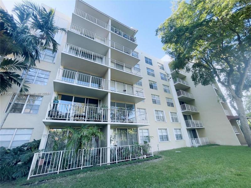 Image for property 13120 92 AVE B519, Miami, FL 33176