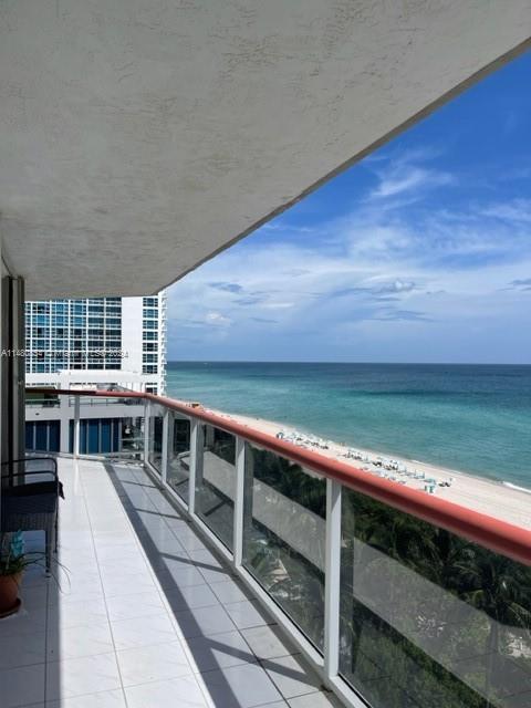 Image for property 6767 Collins Ave 909, Miami Beach, FL 33141