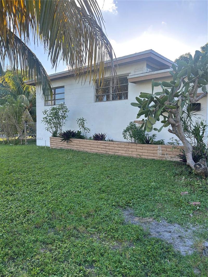 Image for property 1101 191st St, Miami Gardens, FL 33169